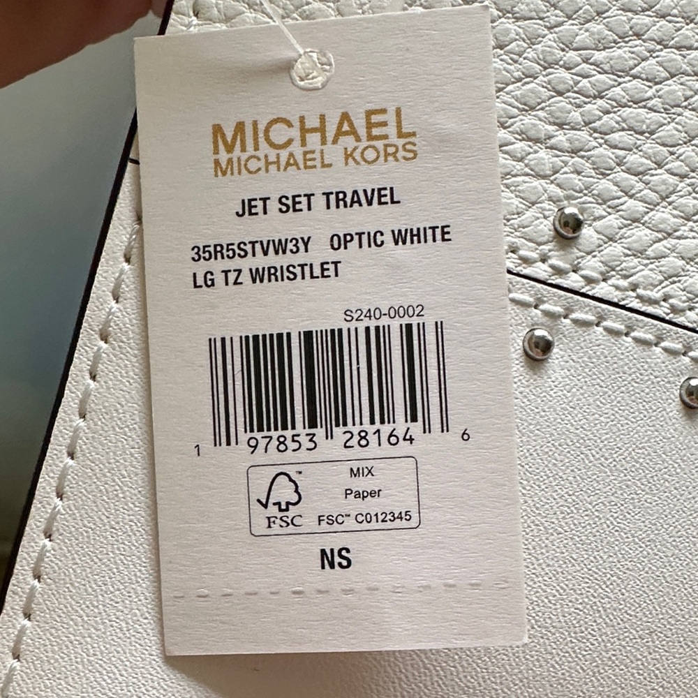 Michael Kors White Wristlet with Silver Studs New Never Used, Perfect for a Gift - Picture 4 of 17